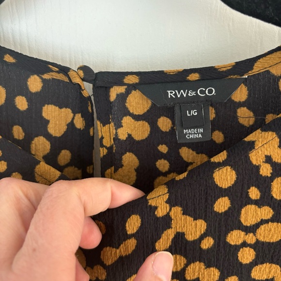 RW&Co | Crepe Long Sleeve Dot Print Blouse - Size L - Picture 5 of 8